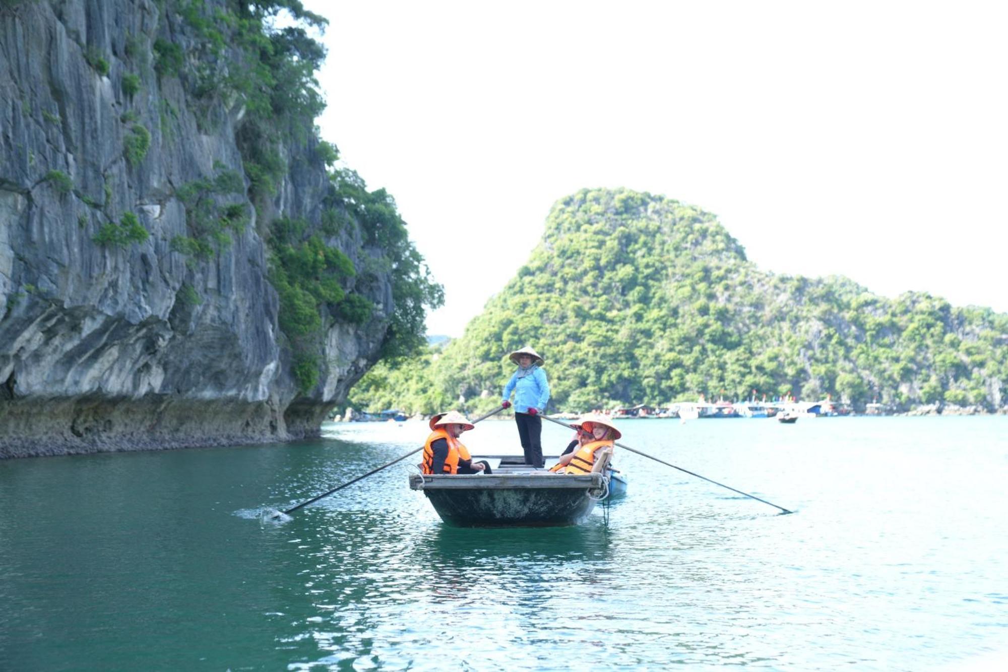 Paradise Grand Cruise - Lan Ha Bay 下龍 外观 照片